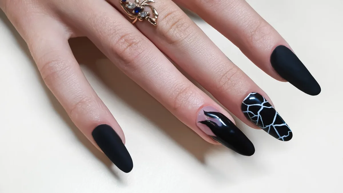 Nail Extensions & Art